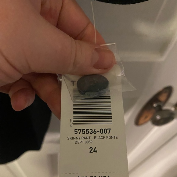 Size 24 dress pants. New with tags - Picture 4 of 4